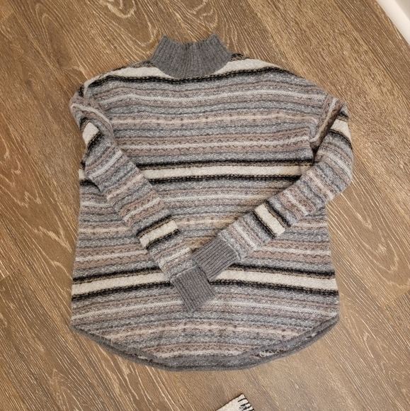 American Eagle Soft Striped Sweater Size XS - Picture 2 of 9